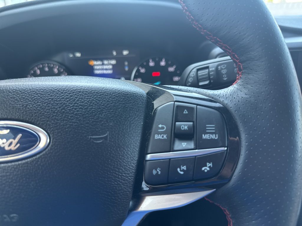 2024 Ford Explorer ST-Line photo 11