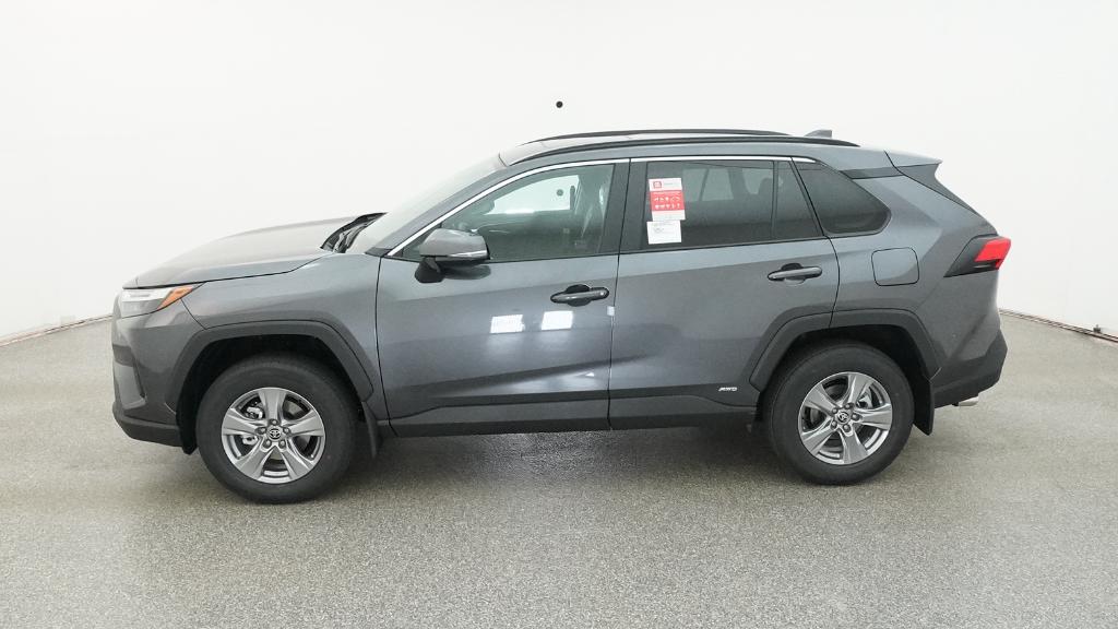 2025 Toyota RAV4 Hybrid XLE photo 9