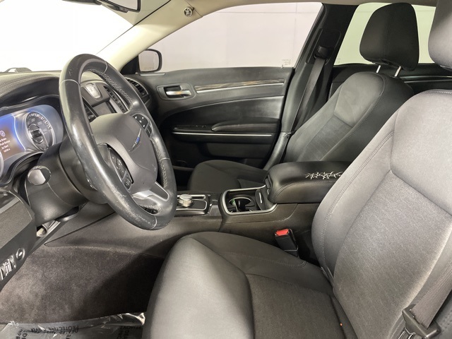 2018 Chrysler 300 Touring photo 19