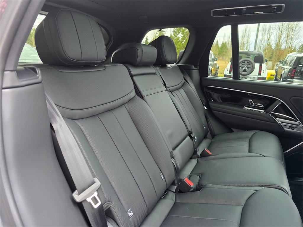 2025 Land Rover Range Rover SE photo 27