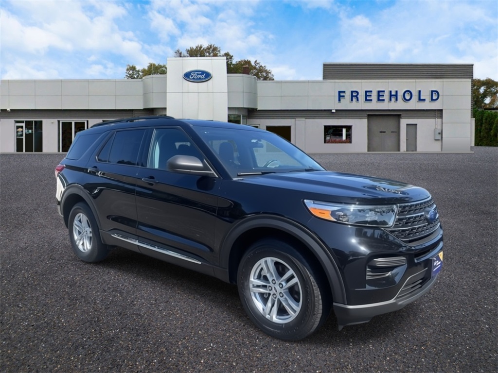 2023 Ford Explorer XLT's photo