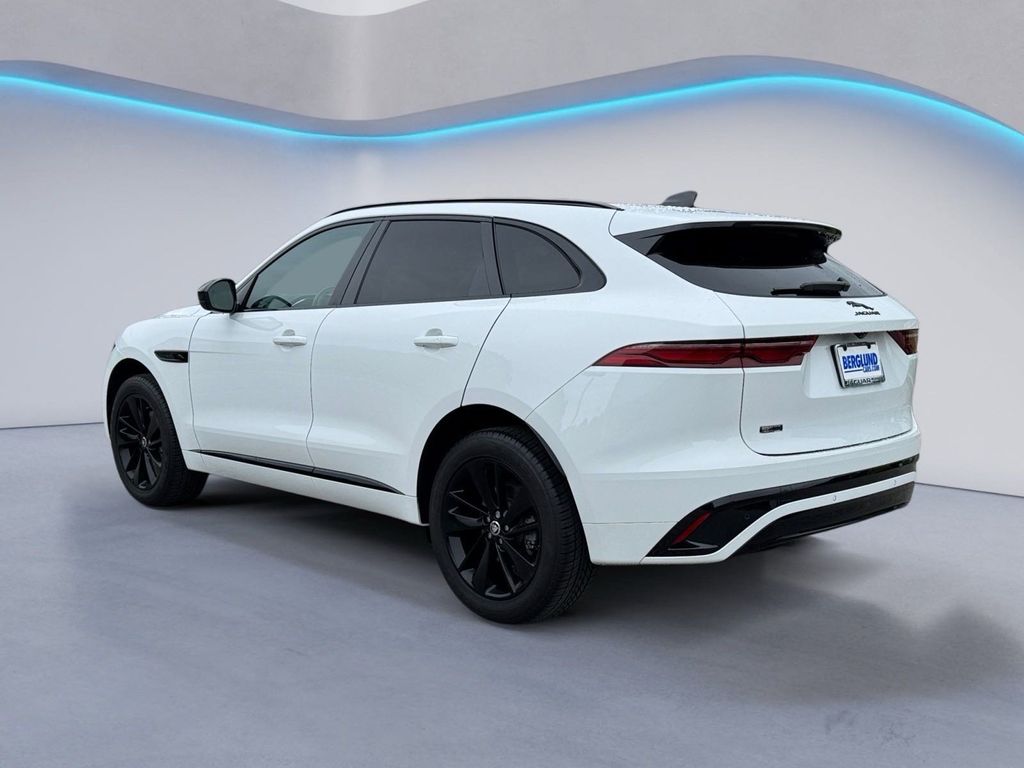 2024 Jaguar F-PACE P250 R-Dynamic S photo 4