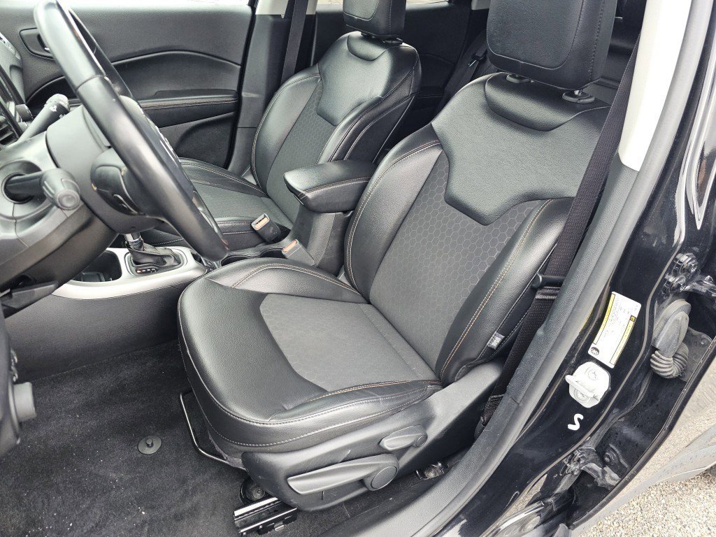 2018 Jeep Compass Latitude photo 3