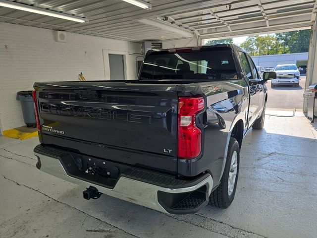 2023 Chevrolet Silverado 1500 LT photo 3