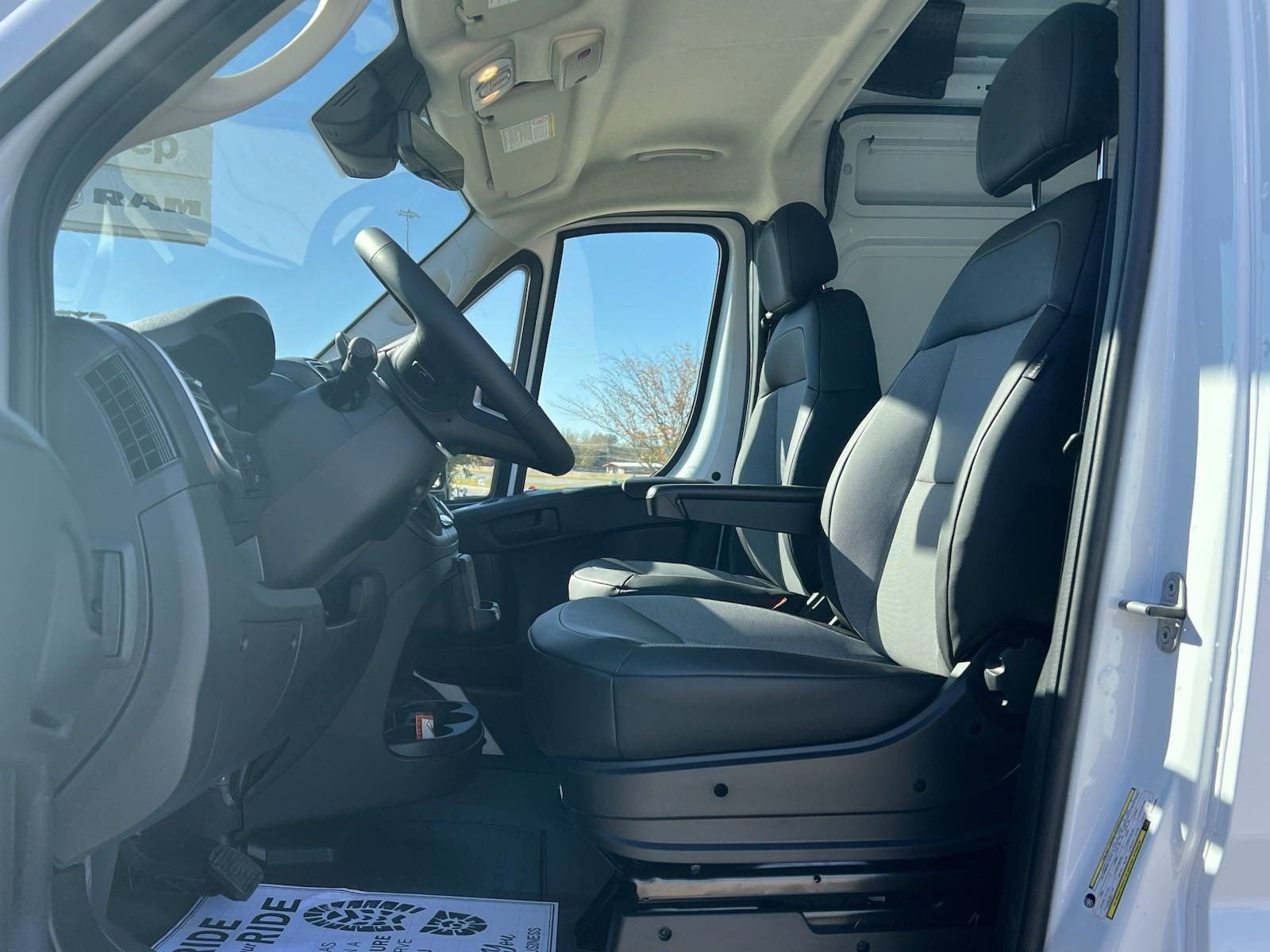 2025 Ram ProMaster 1500 SLT Cargo Van High Roof photo 2