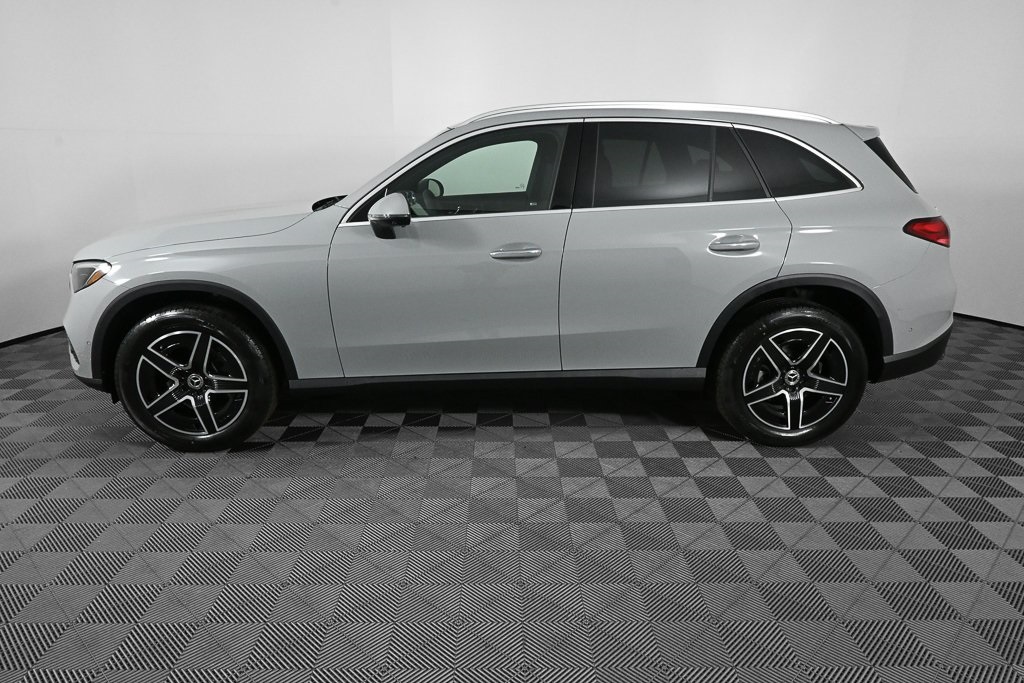 2026 Mercedes Benz GLC 300 photo 3