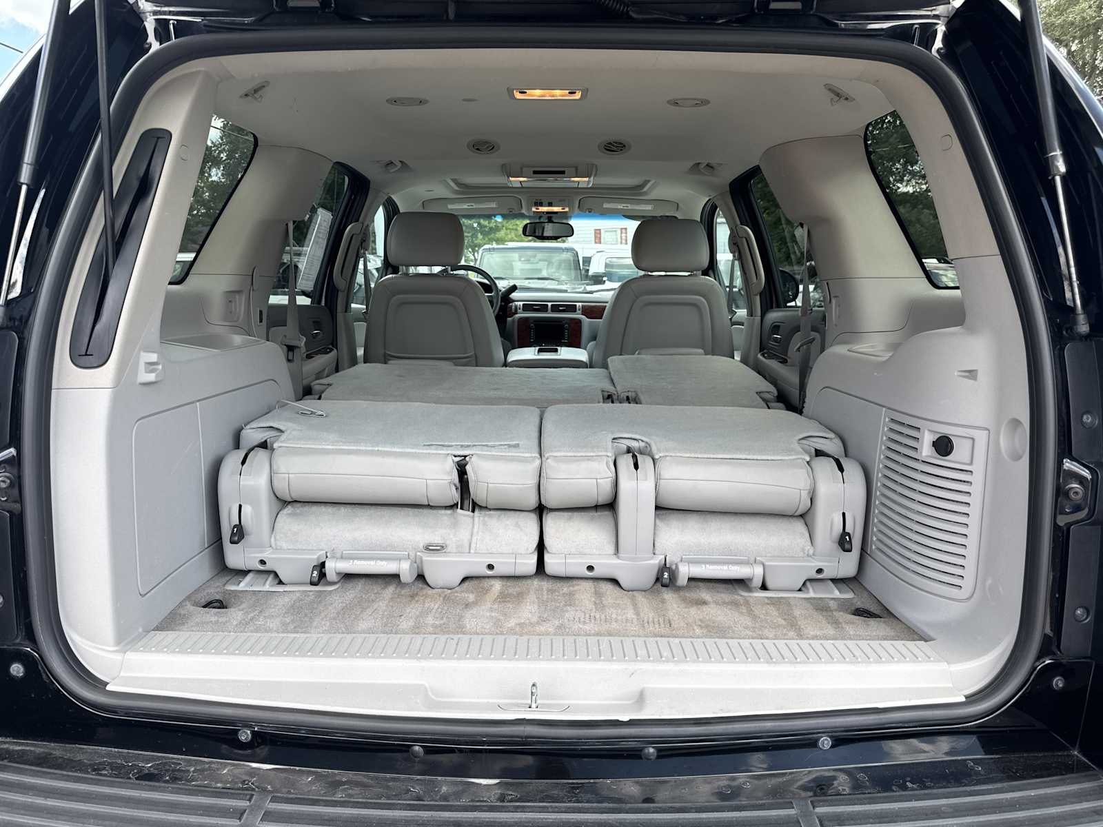 2011 Chevrolet Tahoe LT photo 8