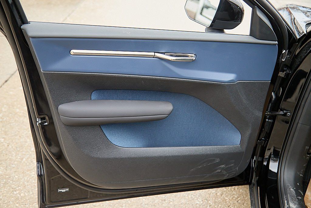 2026 VOLVO EX30 - Image 6