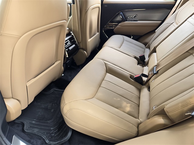 2025 Land Rover Range Rover Sport SE photo 16