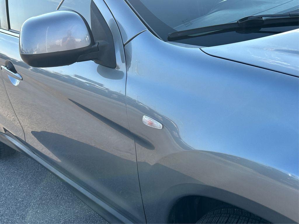 2014 Mitsubishi Outlander Sport SE photo 13