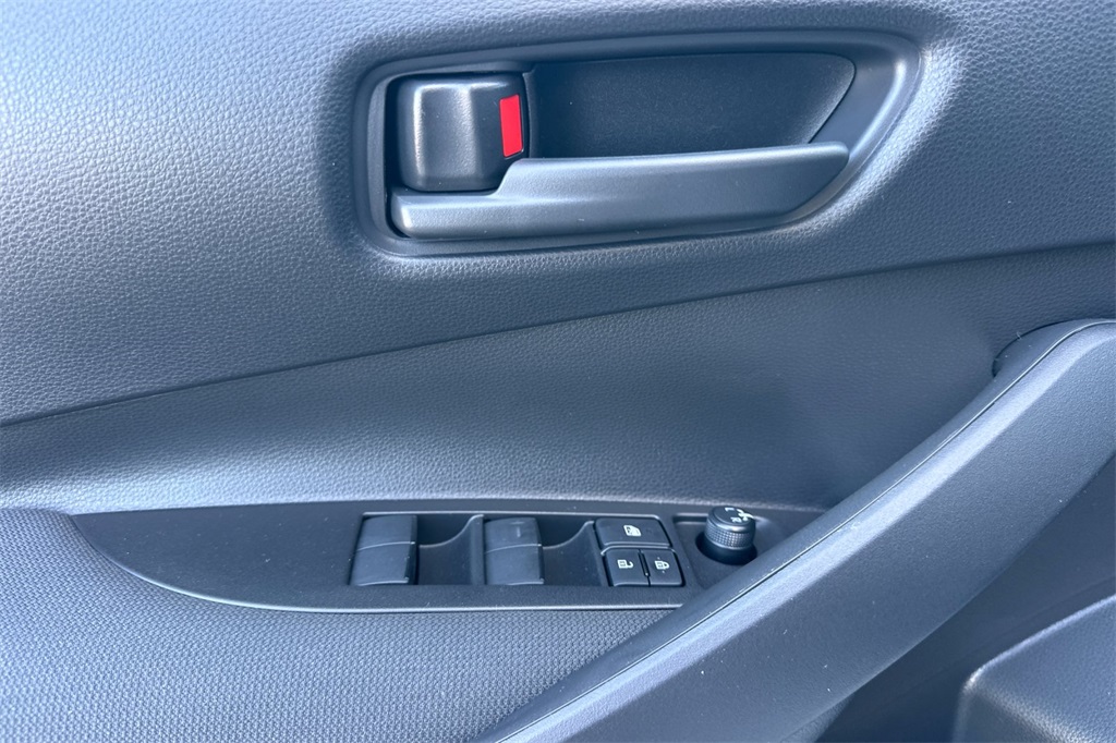 2025 Toyota Corolla LE photo 11