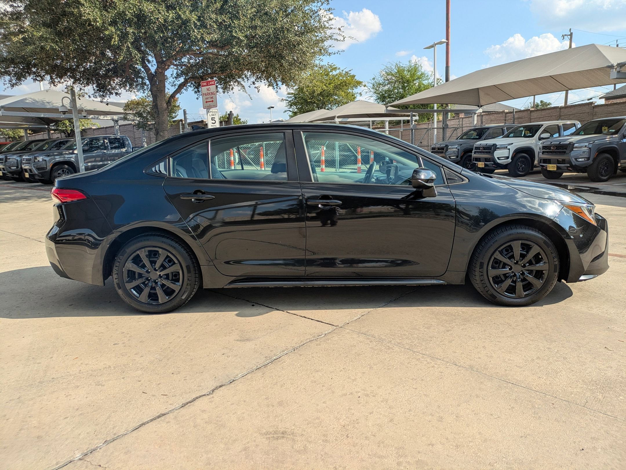 2022 Toyota Corolla LE photo 8