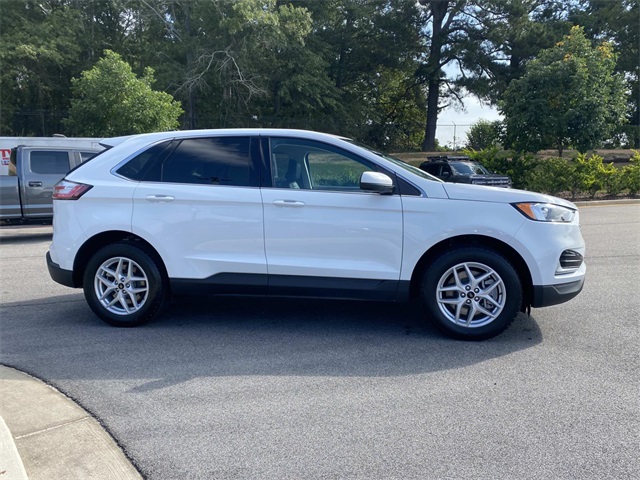 2024 Ford Edge SEL photo 2