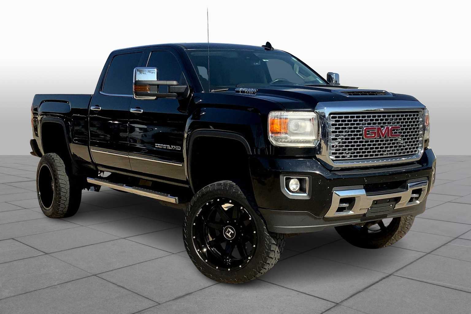 2017 Gmc Sierra Denali photo 2