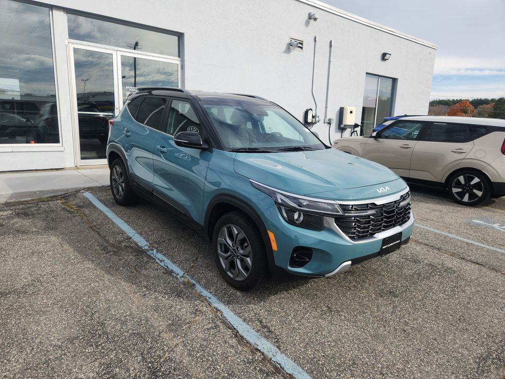 2024 Kia Seltos S's photo