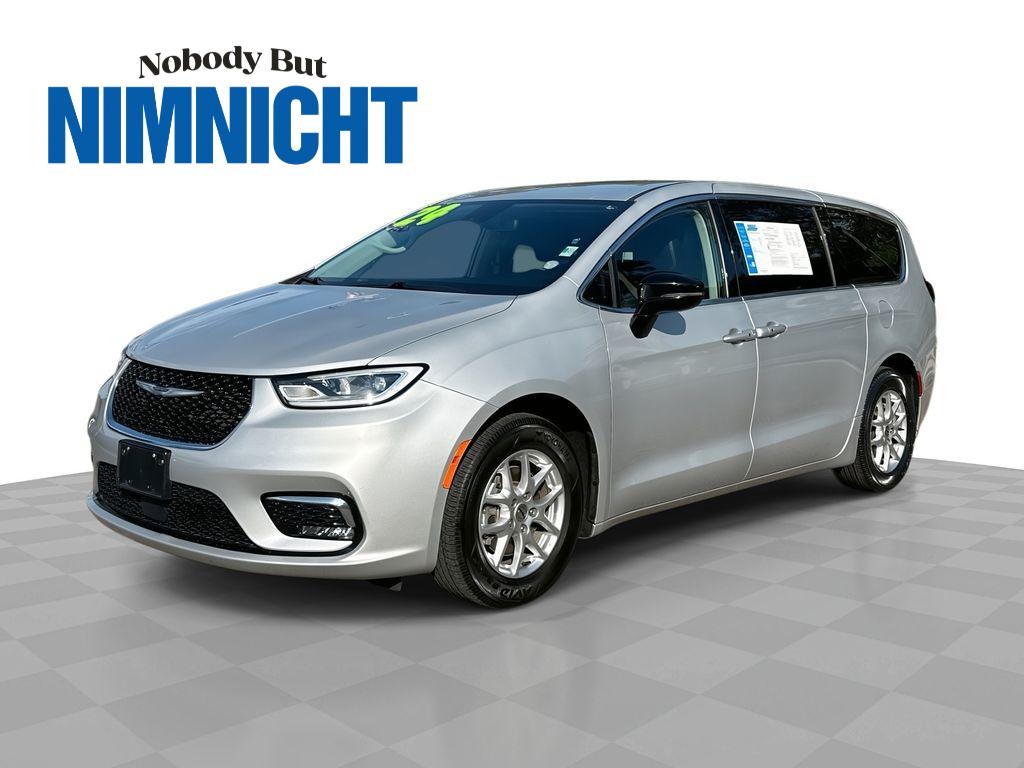 2024 Chrysler Pacifica Touring L's photo