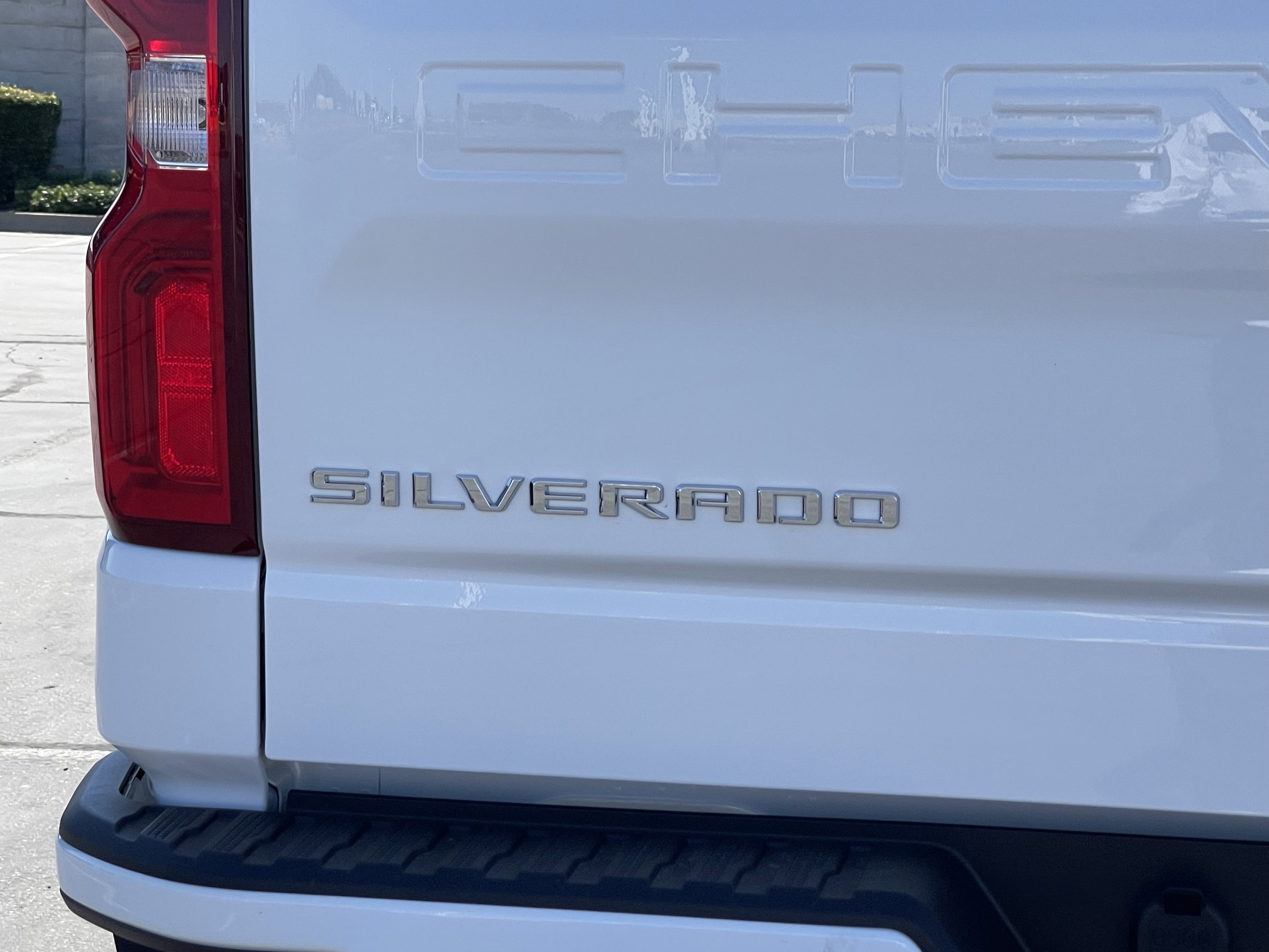 2026 Chevrolet Silverado 1500 RST photo 4