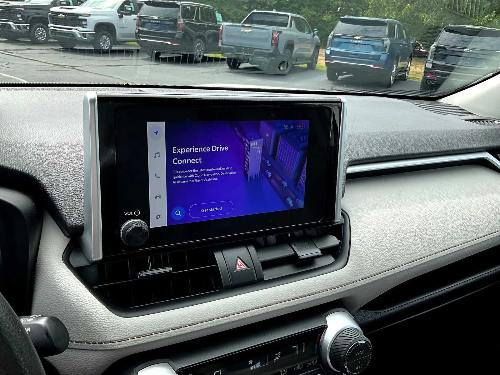 2023 Toyota RAV4 XLE photo 18