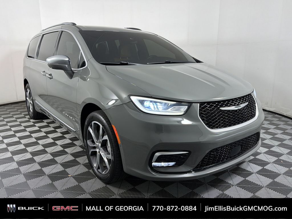 2021 Chrysler Pacifica Pinnacle's photo