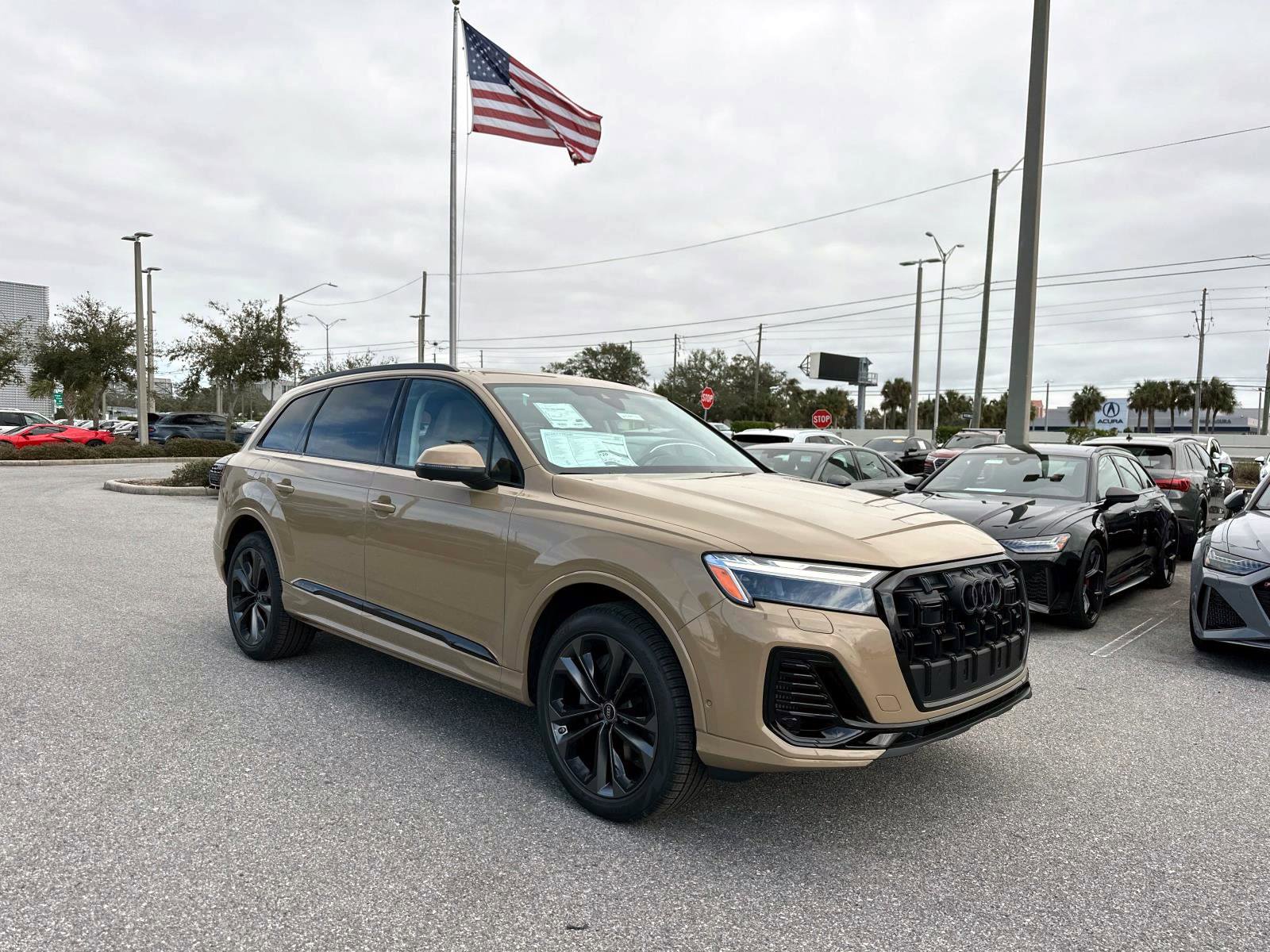 2025 Audi Q7 55 Premium Plus photo 2