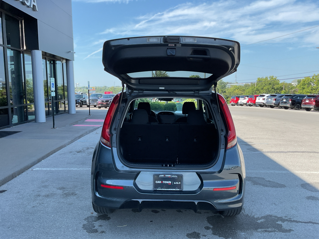 2021 Kia Soul GT-Line photo 11