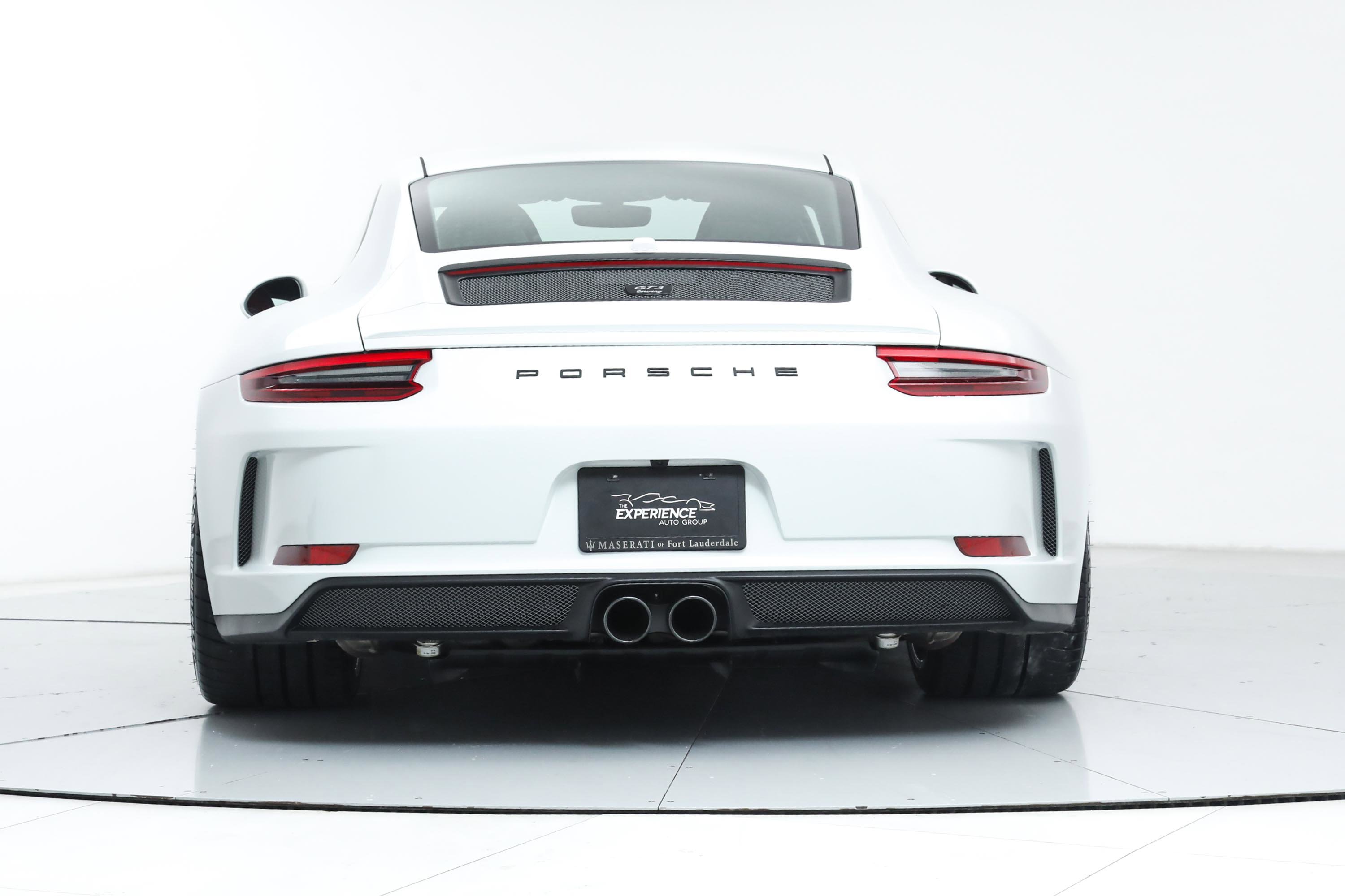 2018 Porsche 911 GT3 Touring photo 3
