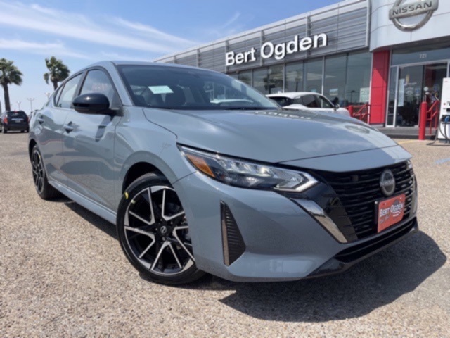 2025 Nissan Sentra SR's photo