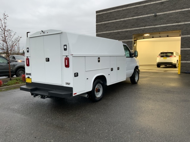 2025 Ford E-350 Base photo 4