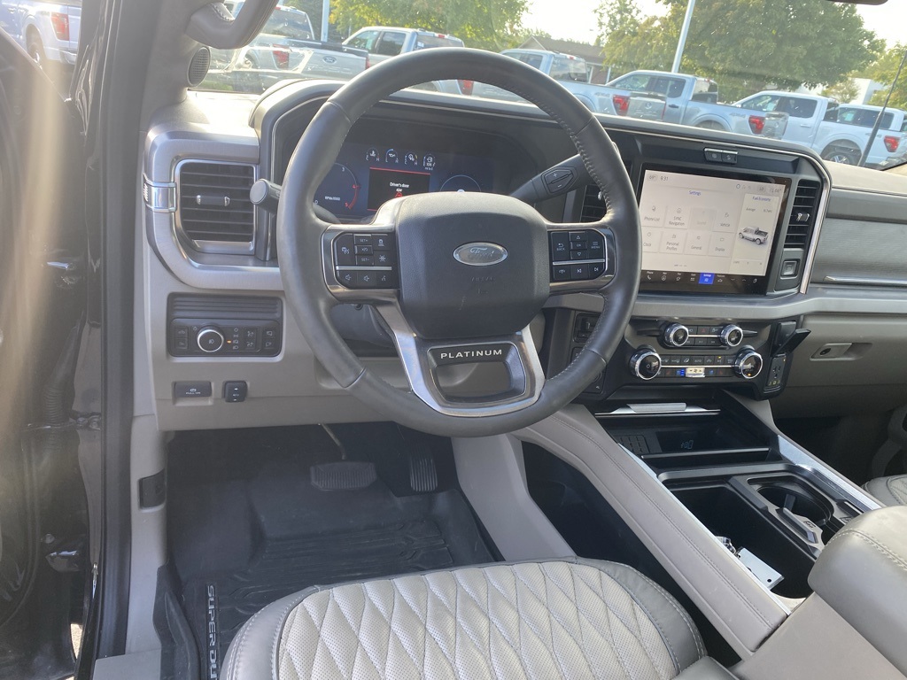 2025 Ford F-250 Platinum photo 3