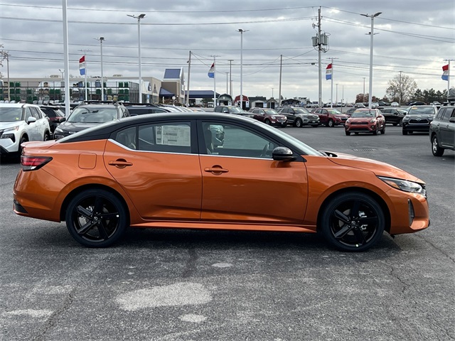 2025 Nissan Sentra SR photo 3