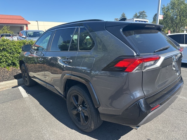 2020 Toyota RAV4 Hybrid XSE photo 11