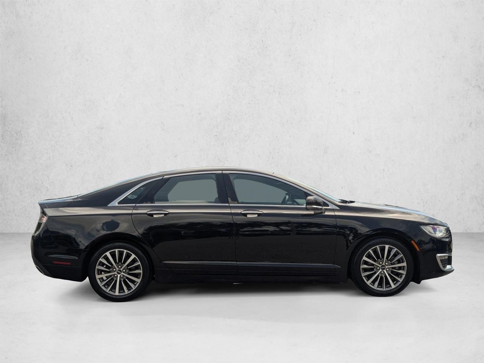 2019 Lincoln MKZ Reserve photo 4