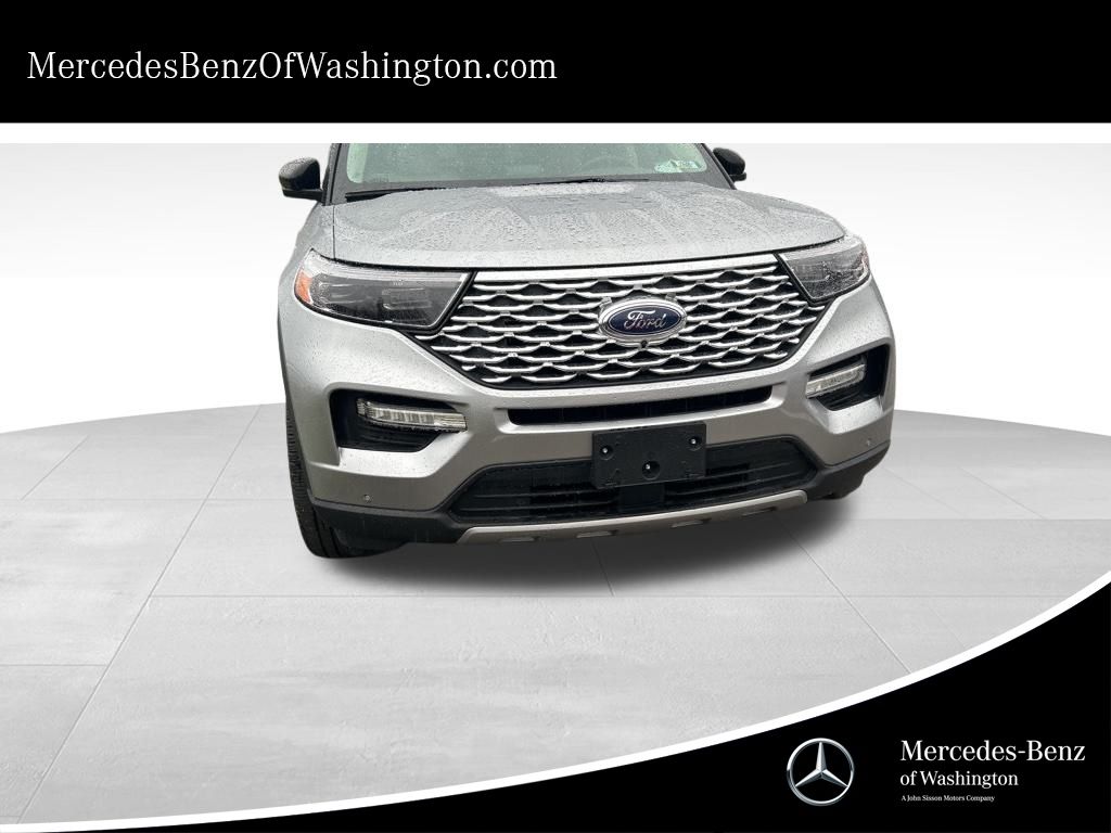 2023 Ford Explorer Platinum's photo