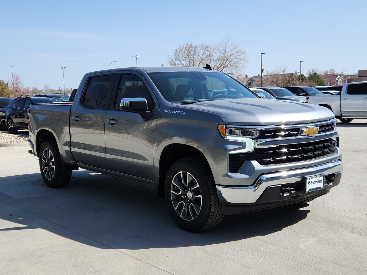 2025 Chevrolet Silverado 1500 LT photo 2