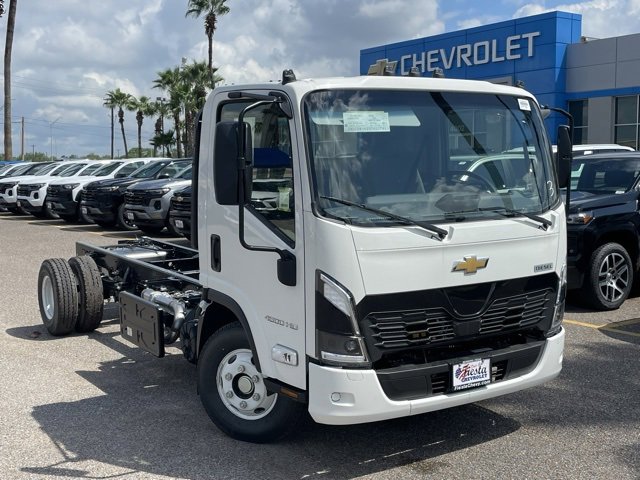 2025 Chevrolet Low Cab Forward Base's photo