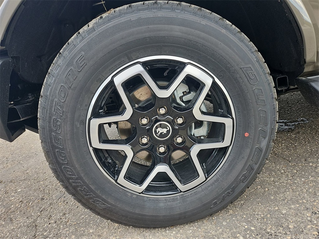 2025 Ford Bronco Outer Banks photo 48