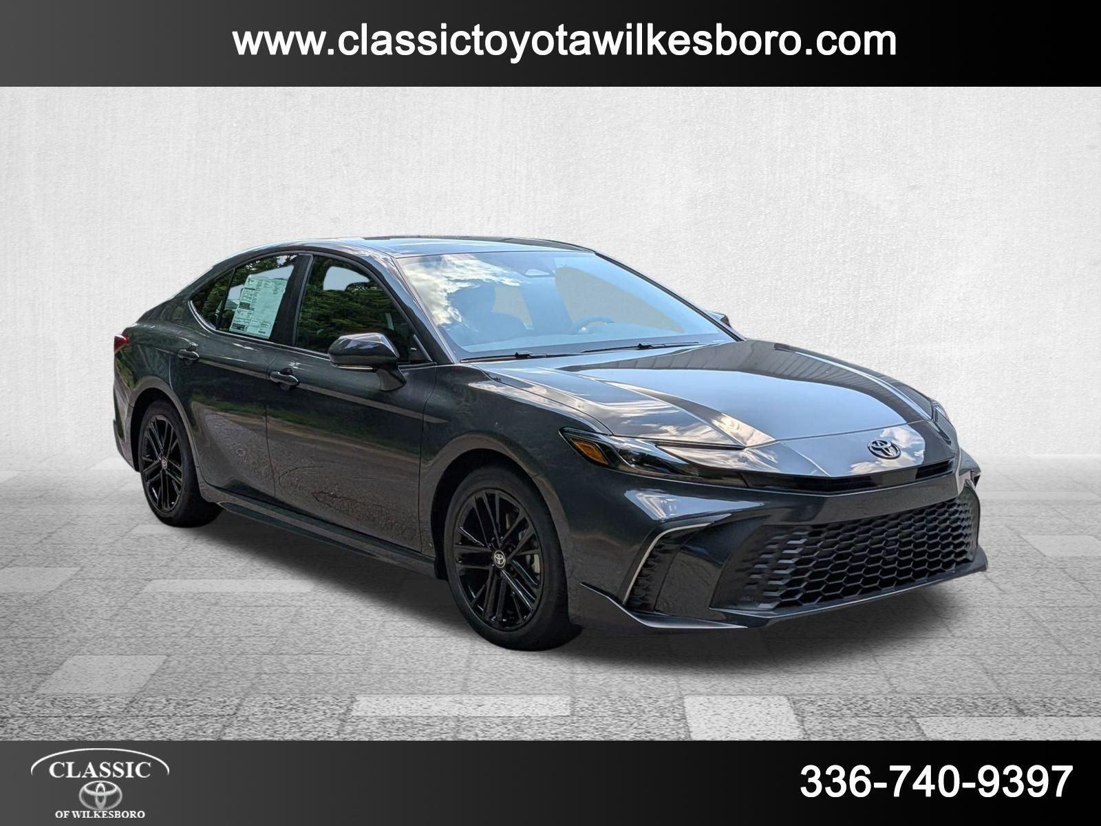 2025 Toyota Camry SE photo 3