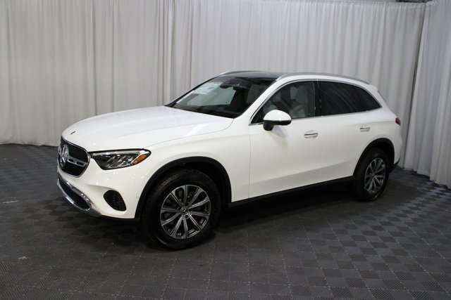 2026 Mercedes Benz GLC 300 4MATIC photo 2