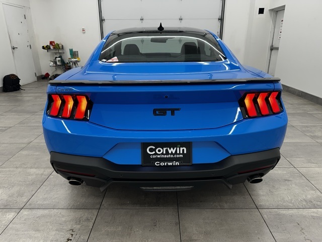 2025 Ford Mustang GT Premium photo 4