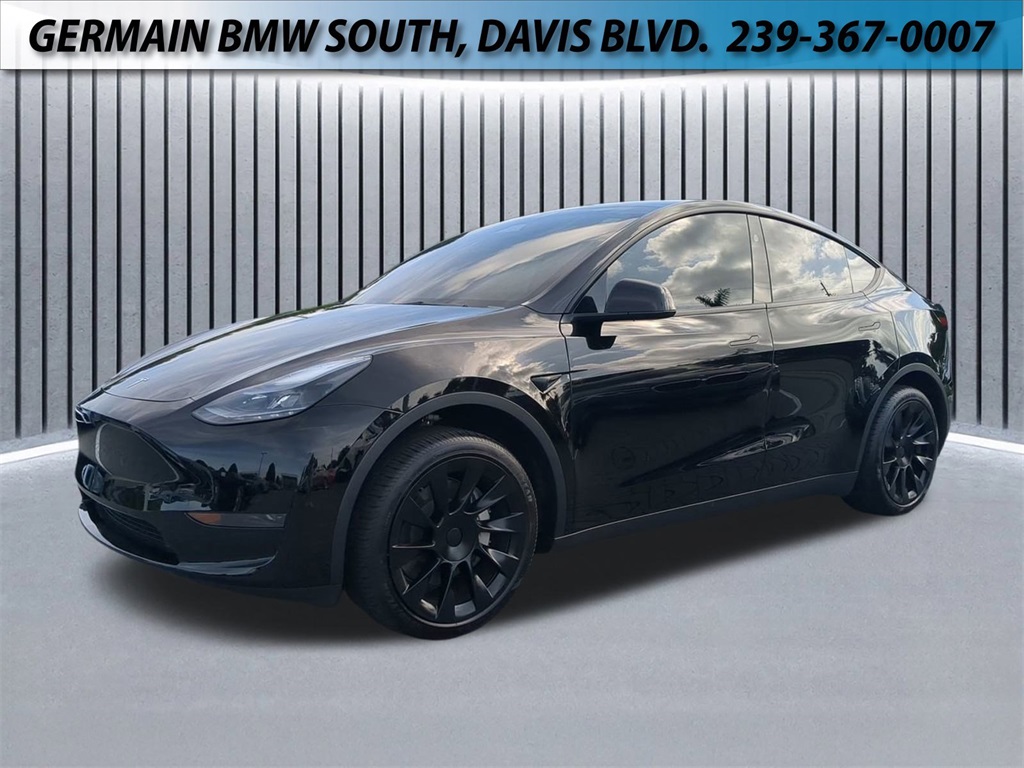 2025 Tesla Model Y Long Range's photo