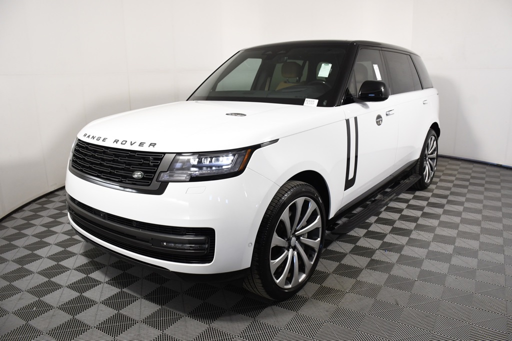 2025 Land Rover Range Rover SE's photo