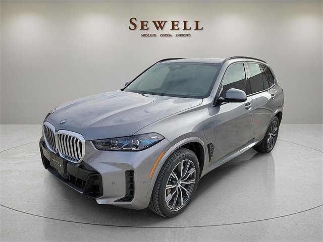 2026 BMW X5 50e's photo