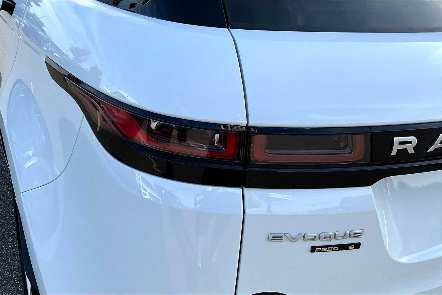 2020 Land Rover Range Rover Evoque S photo 26