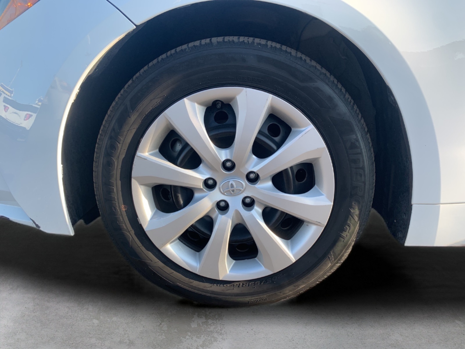 2024 Toyota Corolla LE photo 28