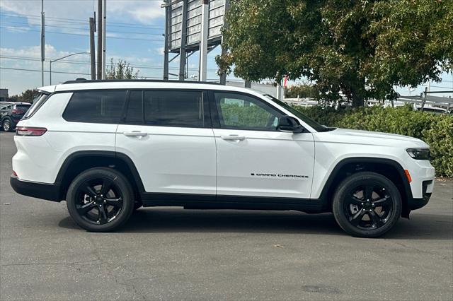 2025 Jeep Grand Cherokee Altitude X photo 3