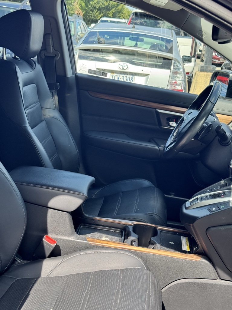 2022 Honda CR-V Hybrid Touring photo 7