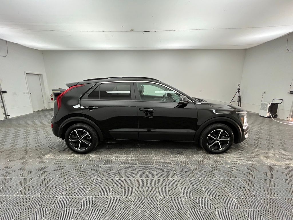2023 Kia Niro EX photo 4