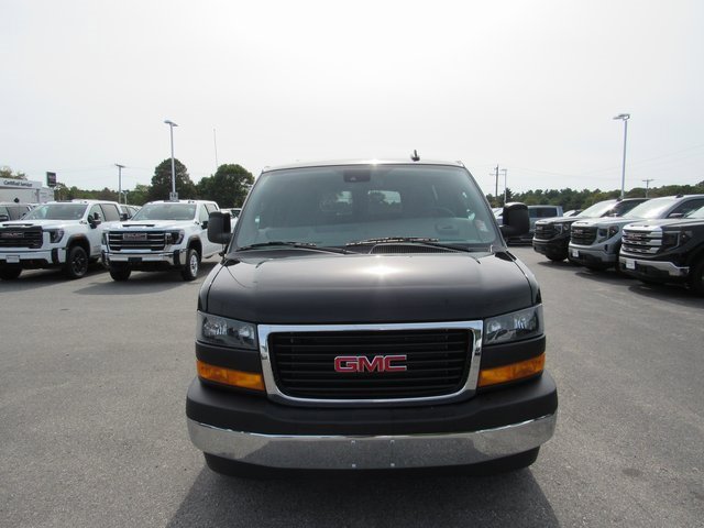 2025 Gmc Savana Passenger 2500 LT photo 2