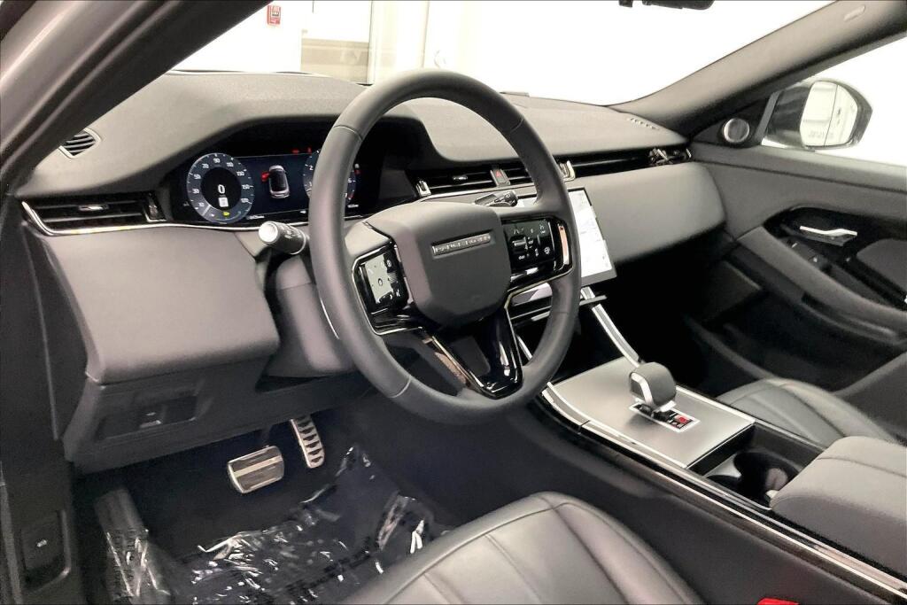 2025 Land Rover Range Rover Evoque Dynamic SE photo 6