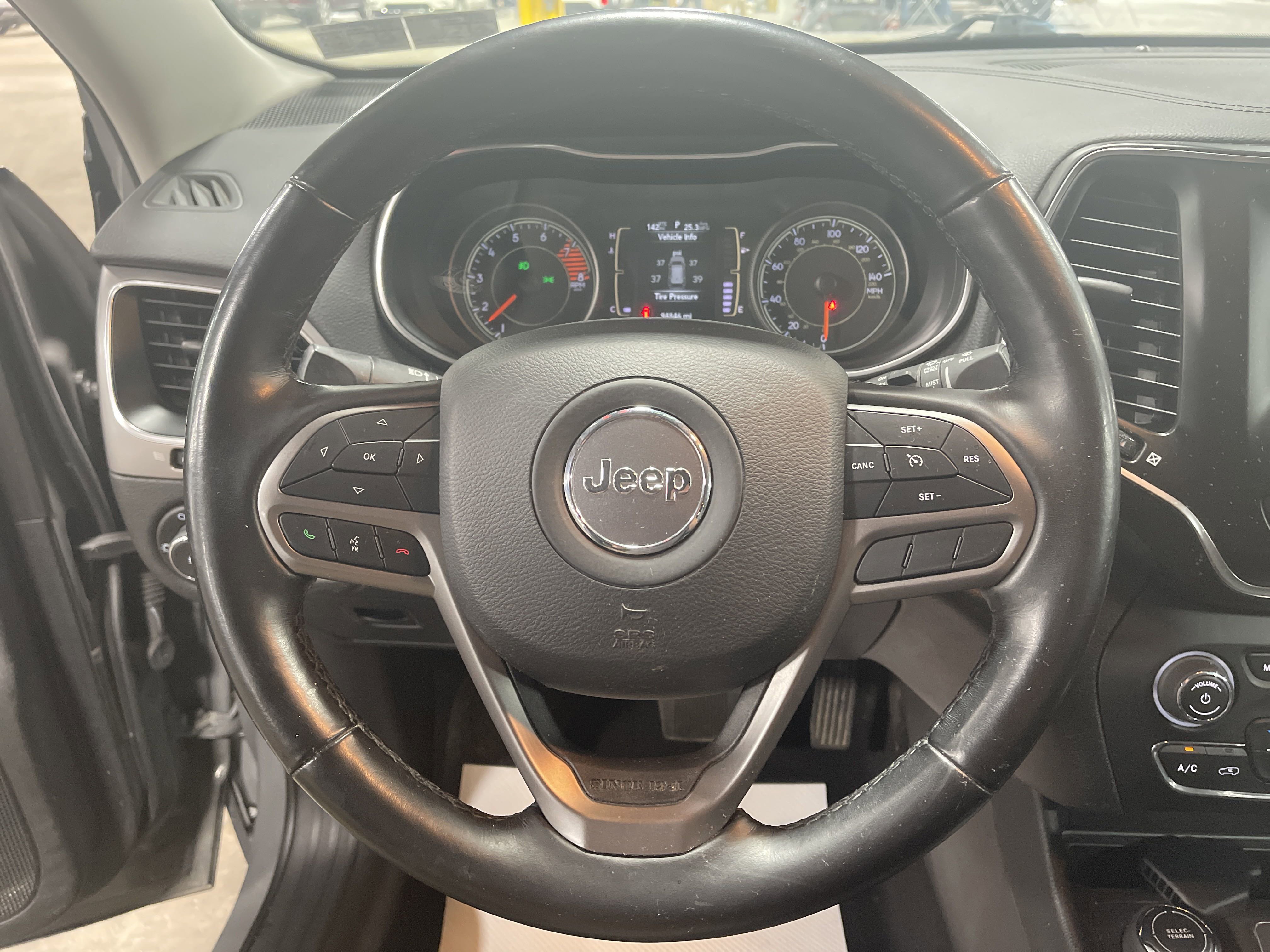 2021 Jeep Cherokee Latitude Lux photo 9